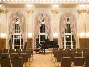 Steinway D-274 im Plenarsaal Düsseldorf